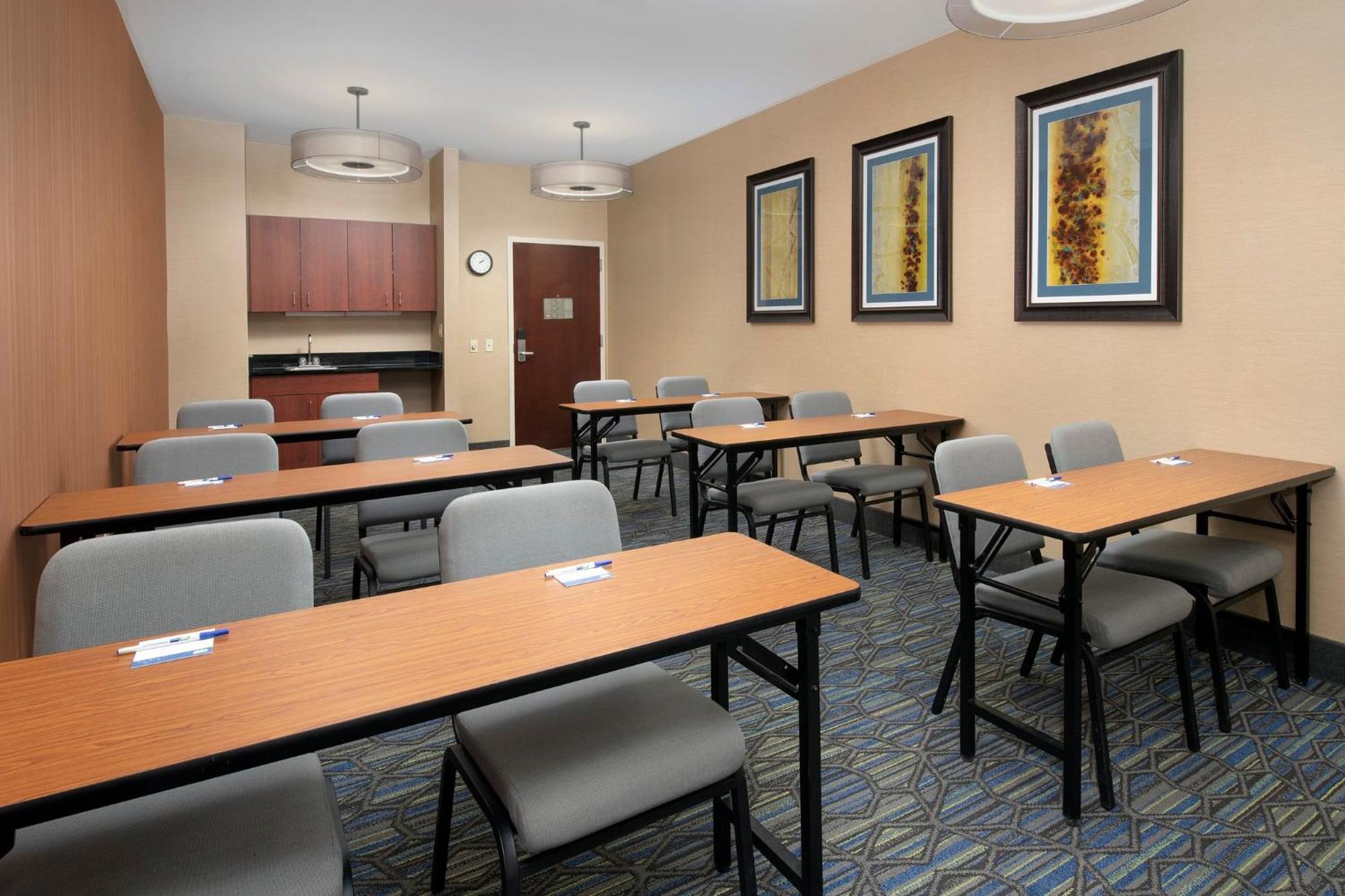 Holiday Inn Express & Suites By Ihg Chambersburg By Ihg Zewnętrze zdjęcie